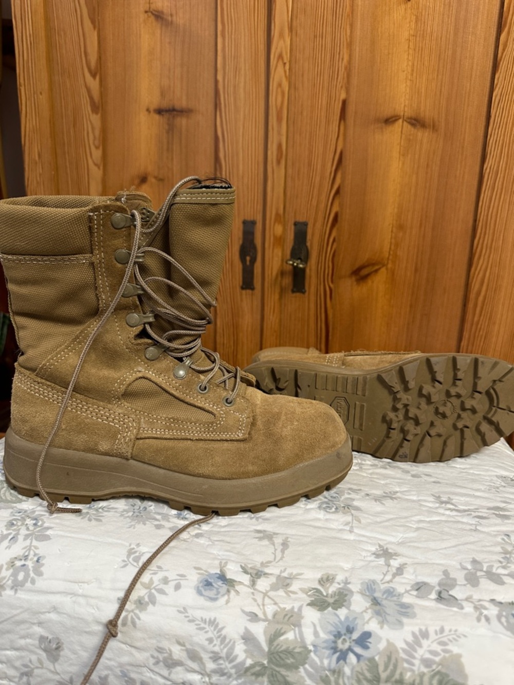 Men's Tactical Desert Tan Lace-Up Boots
